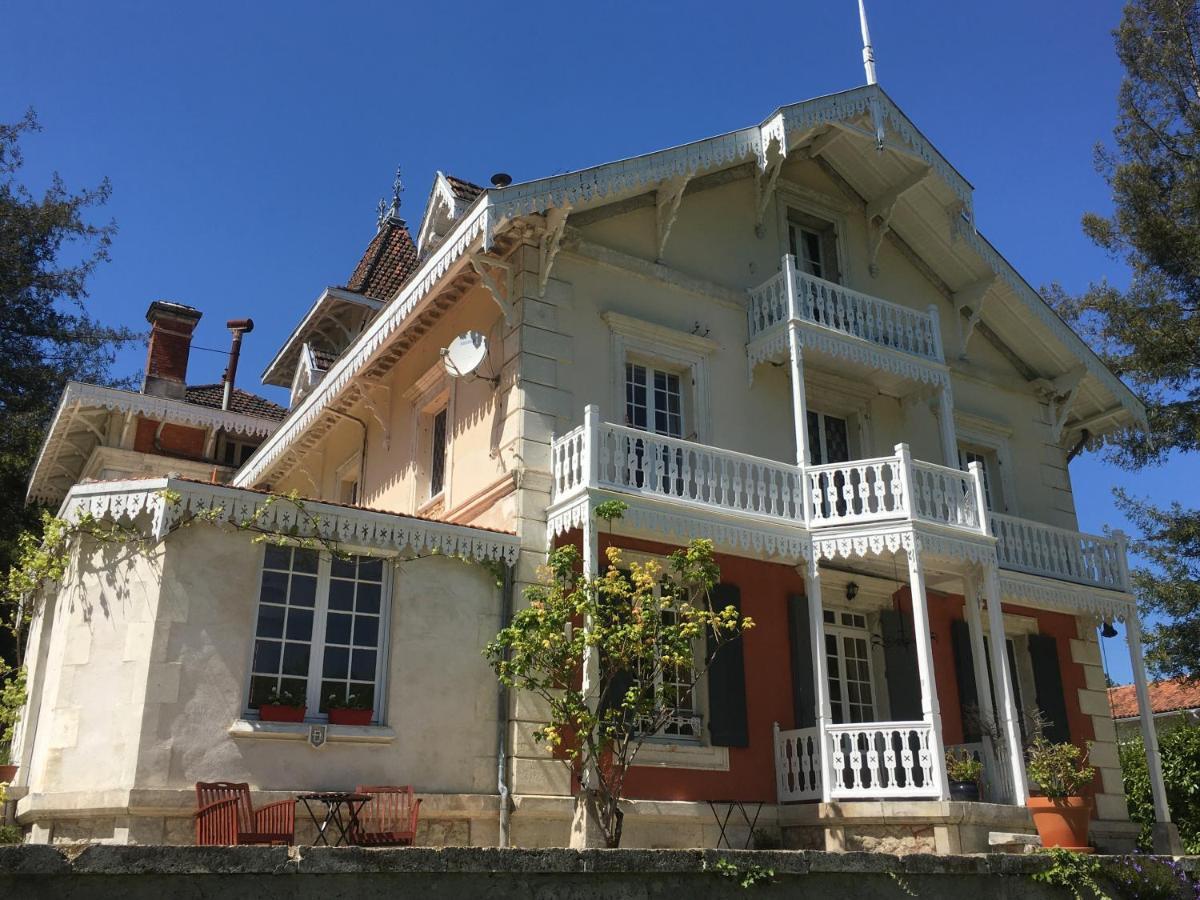 לינה וארוחת בוקר Saint-Séverin Manoir De L'Epine מראה חיצוני תמונה