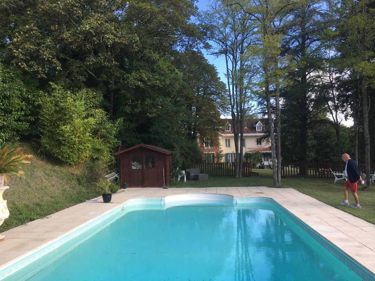 לינה וארוחת בוקר Saint-Séverin Manoir De L'Epine מראה חיצוני תמונה